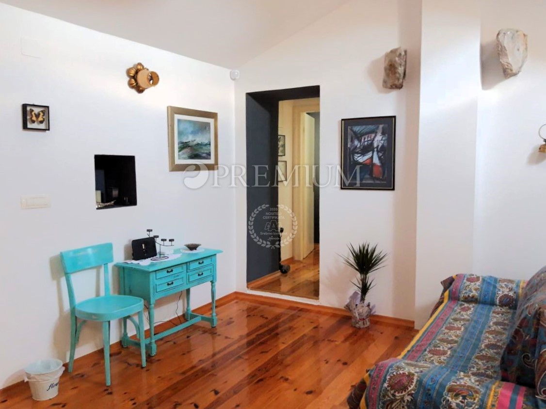 Vicino a Malinska, casa in pietra con piscina e giardino!