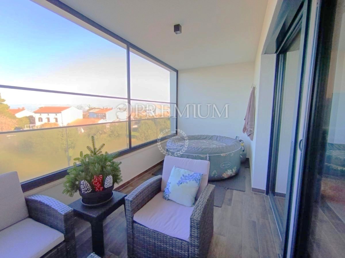 Malinska, appartamento con ampia terrazza in villa urbana!