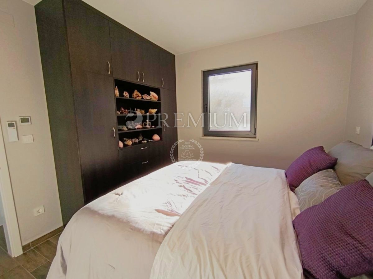 Malinska, appartamento con ampia terrazza in villa urbana!