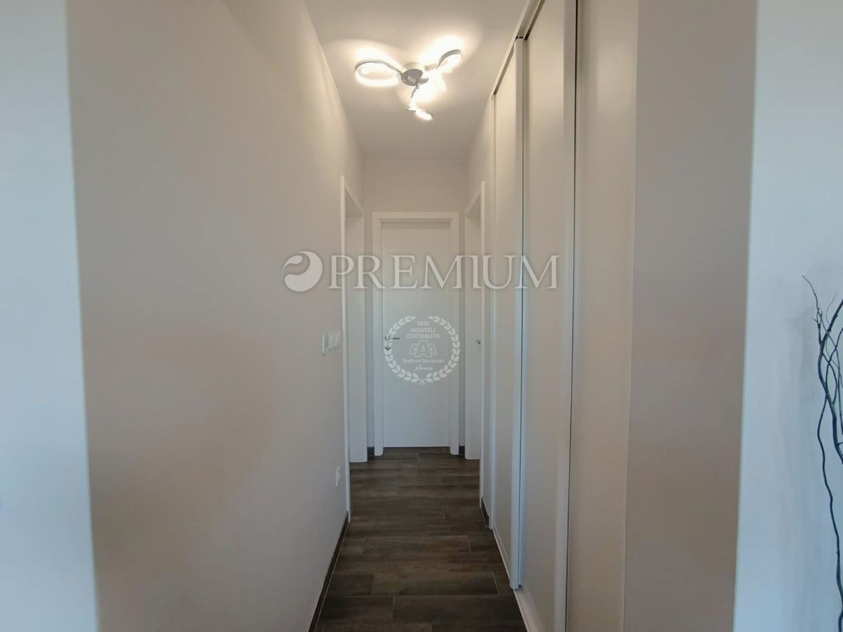 Malinska, appartamento con ampia terrazza in villa urbana!