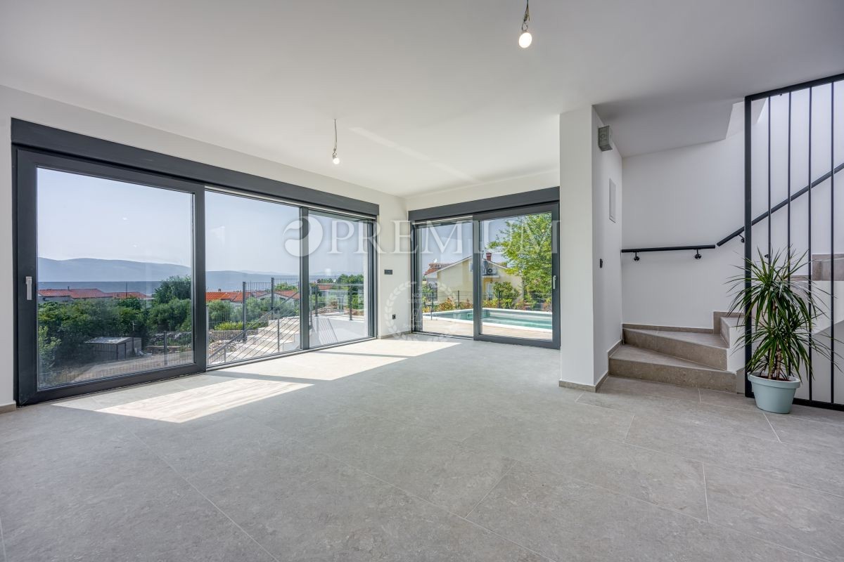 Dintorni della città di Krk, nuova costruzione di lusso, con vista mare e piscina!