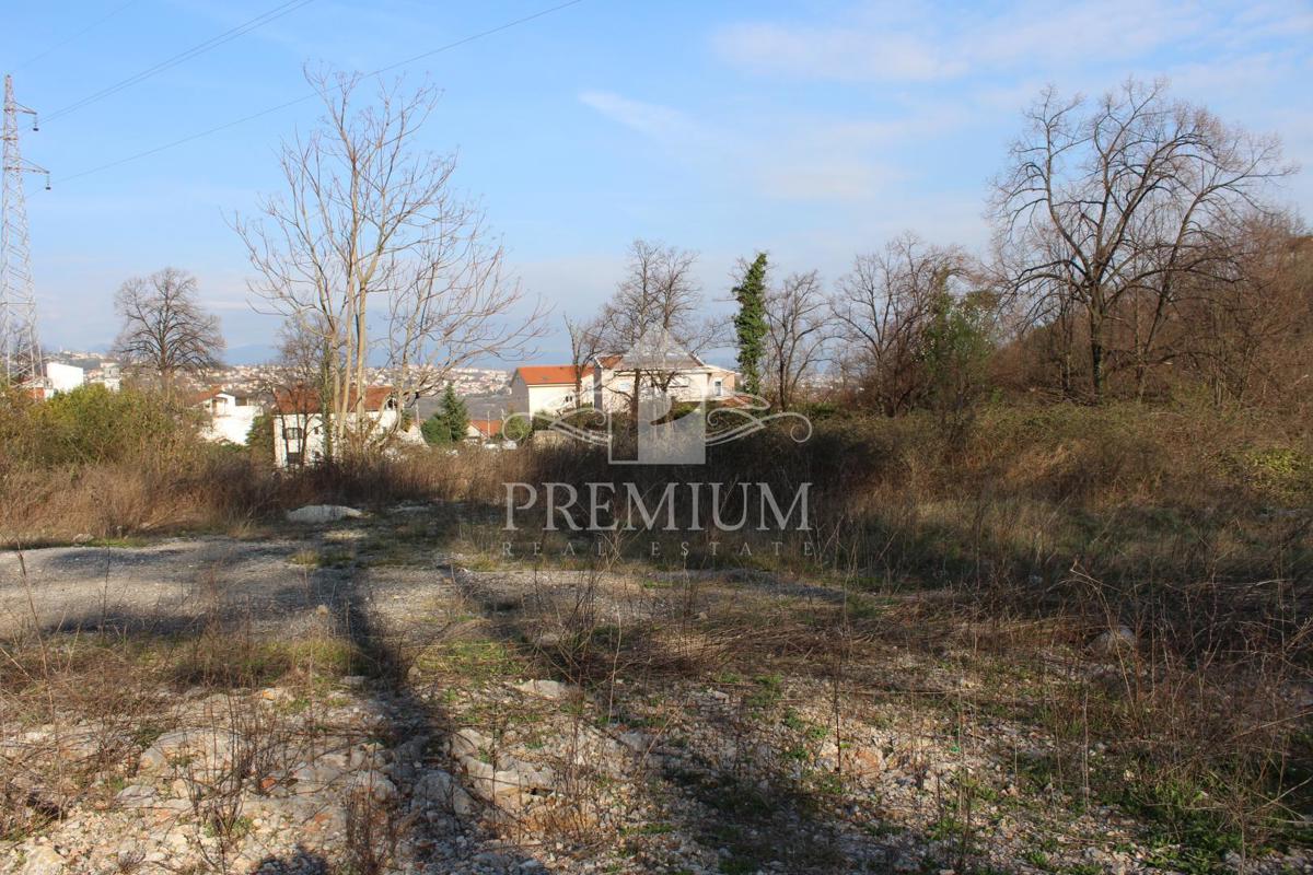 TERRENO EDIFICABILE, posizione tranquilla