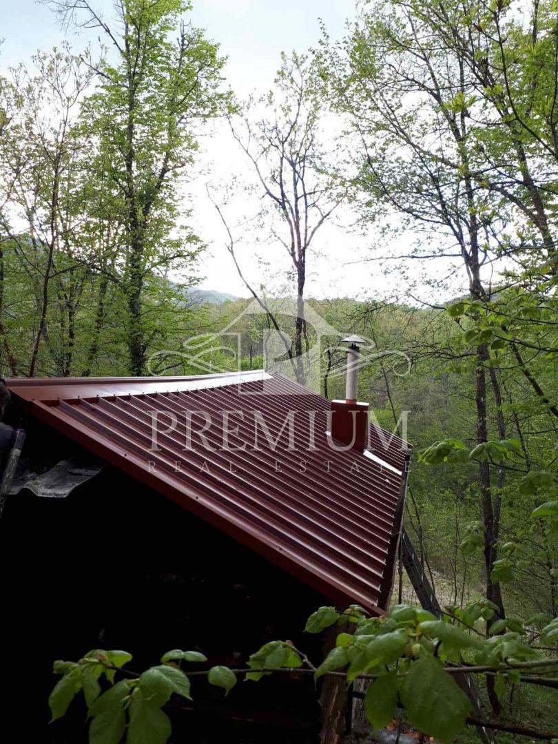 CASA DI CACCIA IN LEGNO CON TERRENO 8.971 m2, OCCASIONE!