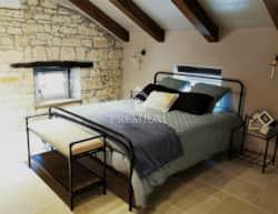 BELLISSIMA STANCIA RISTRUTTURATA CON PISCINA