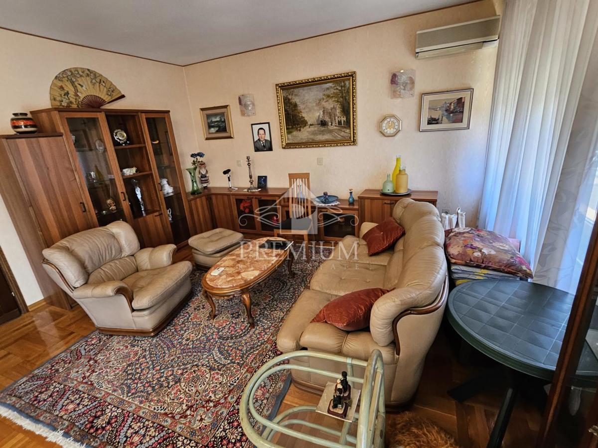 APPARTAMENTO SU DUE PIANI, GARAGE, GIARDINO