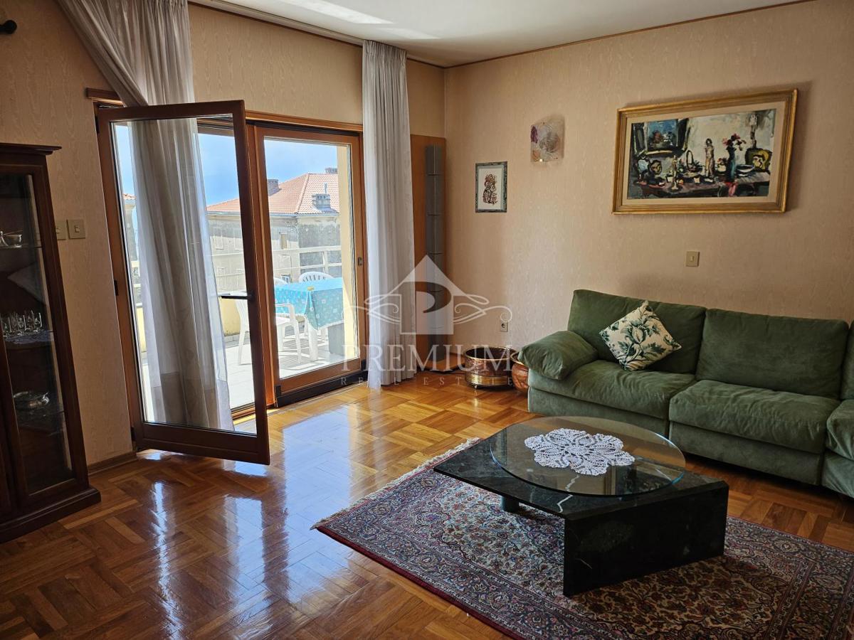 APPARTAMENTO SU DUE PIANI, GARAGE, GIARDINO