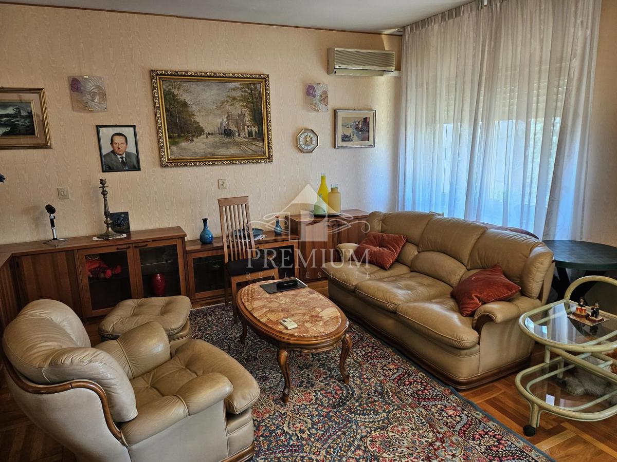 APPARTAMENTO SU DUE PIANI, GARAGE, GIARDINO