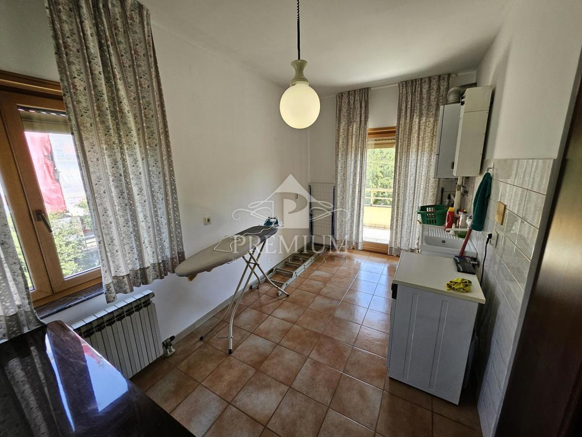 APPARTAMENTO SU DUE PIANI, GARAGE, GIARDINO