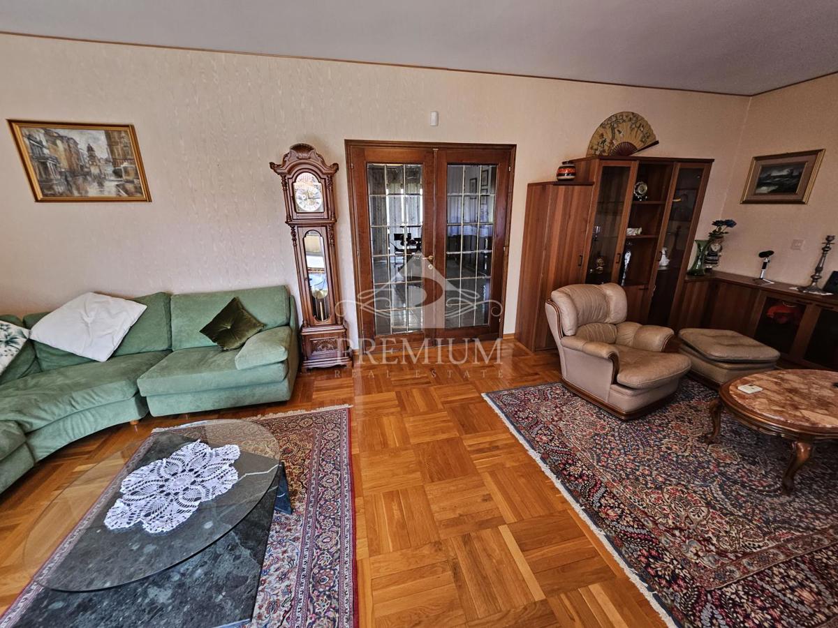 APPARTAMENTO SU DUE PIANI, GARAGE, GIARDINO