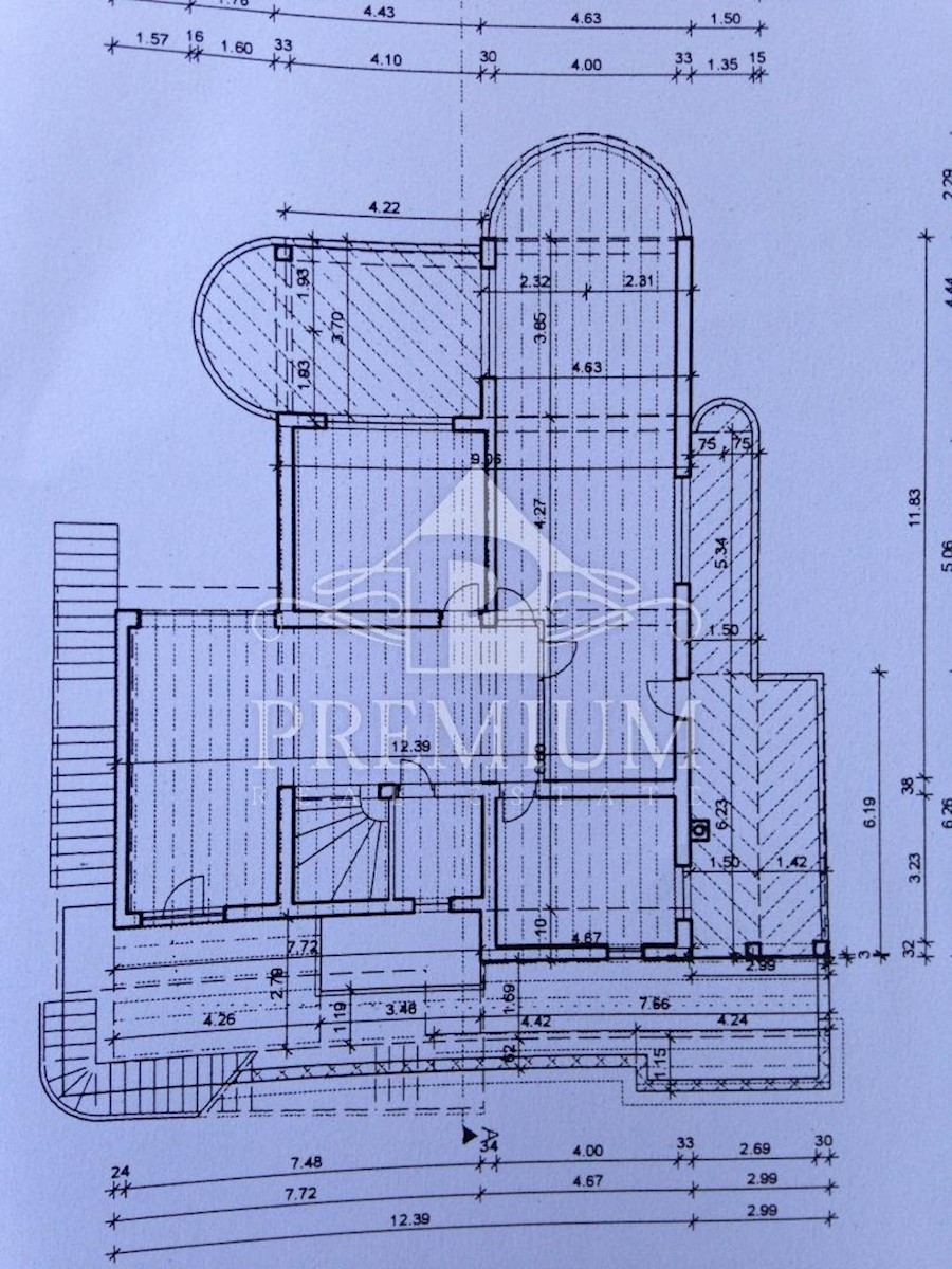 ATTRAENTE APPARTAMENTO DUPLEX IN POSIZIONE UNICA