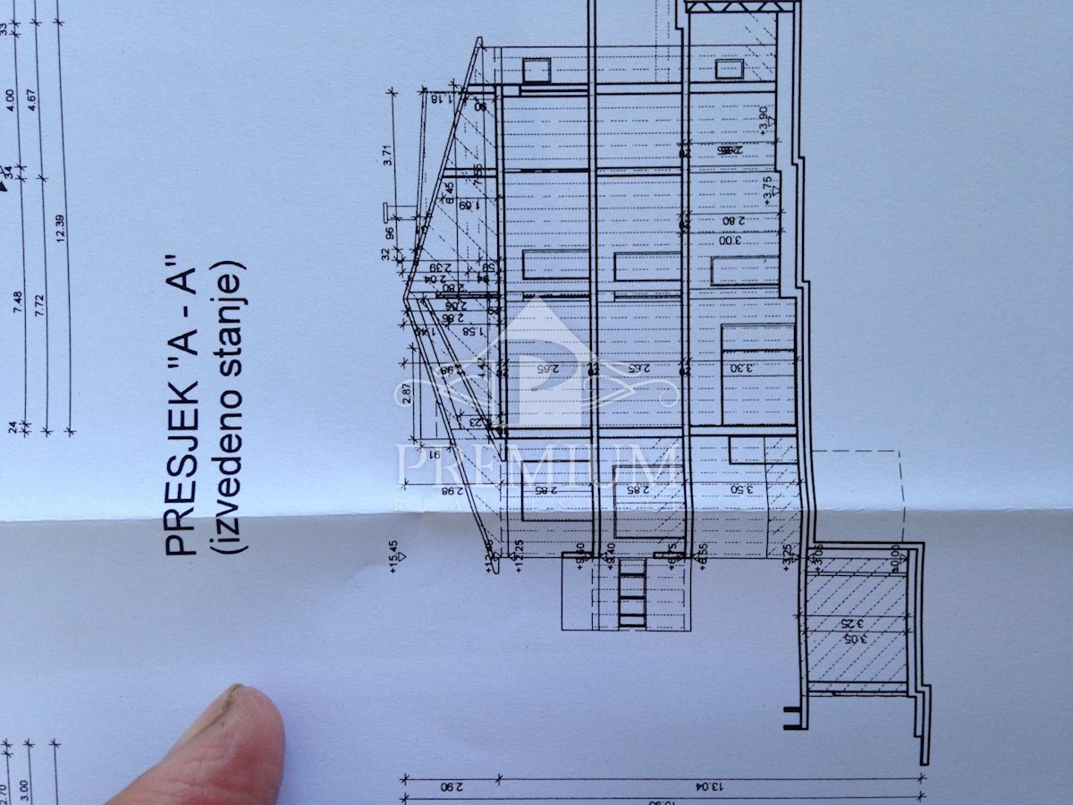 ATTRAENTE APPARTAMENTO DUPLEX IN POSIZIONE UNICA