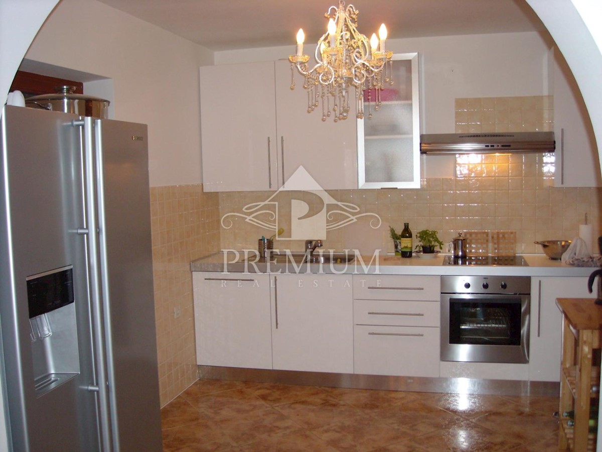 ATTRAENTE APPARTAMENTO DUPLEX IN POSIZIONE UNICA