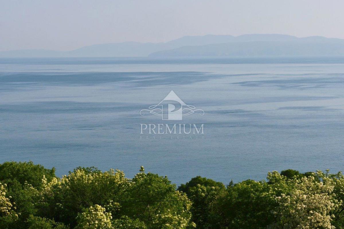 APPARTAMENTO IN POSIZIONE TRANQUILLA, NUOVA COSTRUZIONE, PARCHEGGIO, VISTA