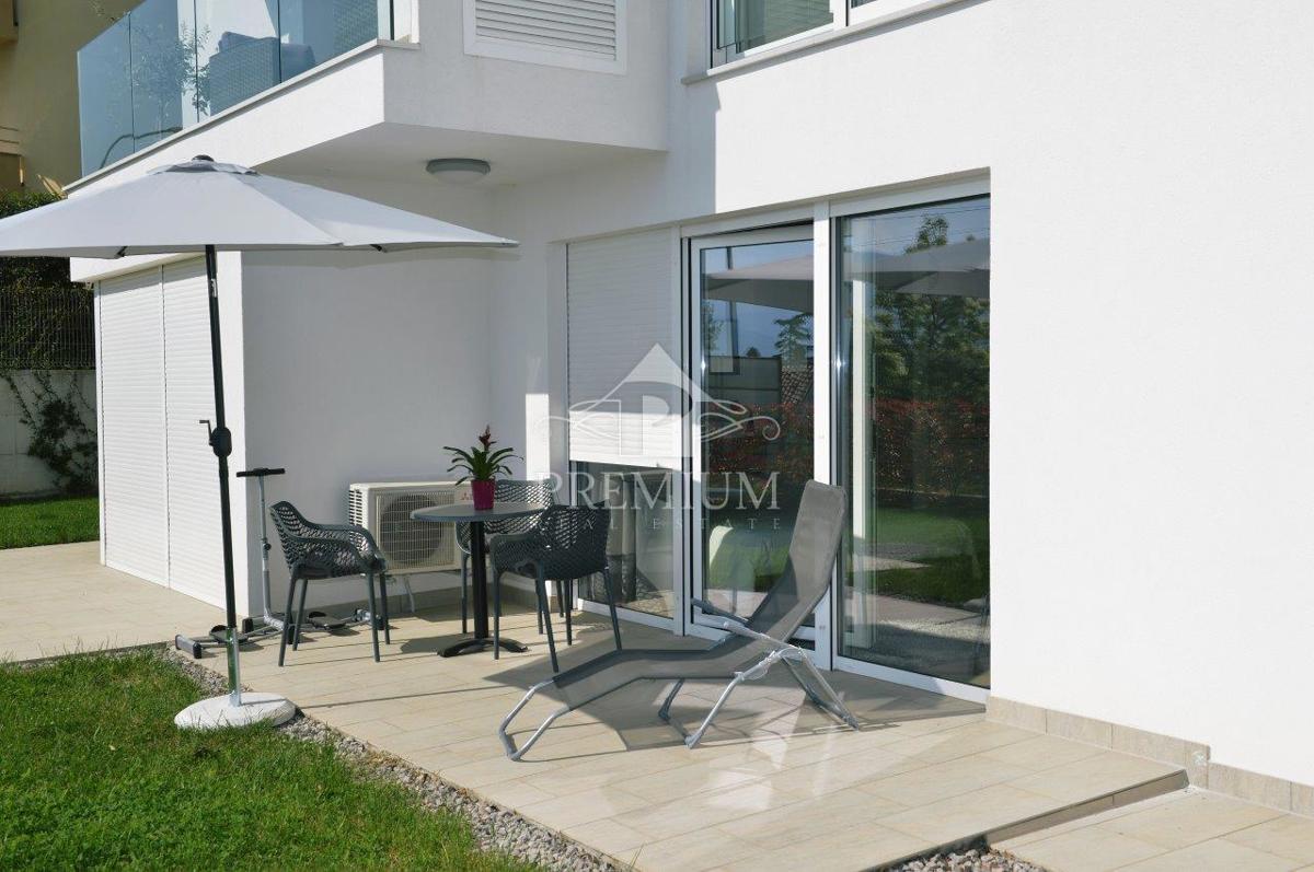 APPARTAMENTO IN POSIZIONE TRANQUILLA, NUOVA COSTRUZIONE, PARCHEGGIO, VISTA