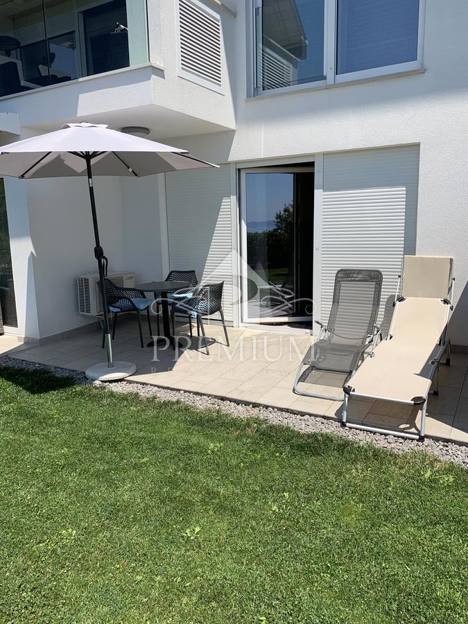 APPARTAMENTO IN POSIZIONE TRANQUILLA, NUOVA COSTRUZIONE, PARCHEGGIO, VISTA