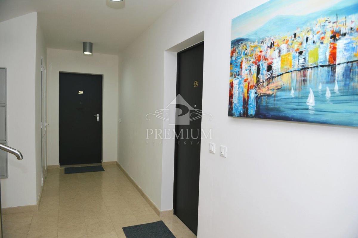 APPARTAMENTO IN POSIZIONE TRANQUILLA, NUOVA COSTRUZIONE, PARCHEGGIO, VISTA