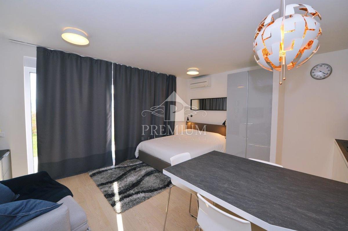 APPARTAMENTO IN POSIZIONE TRANQUILLA, NUOVA COSTRUZIONE, PARCHEGGIO, VISTA