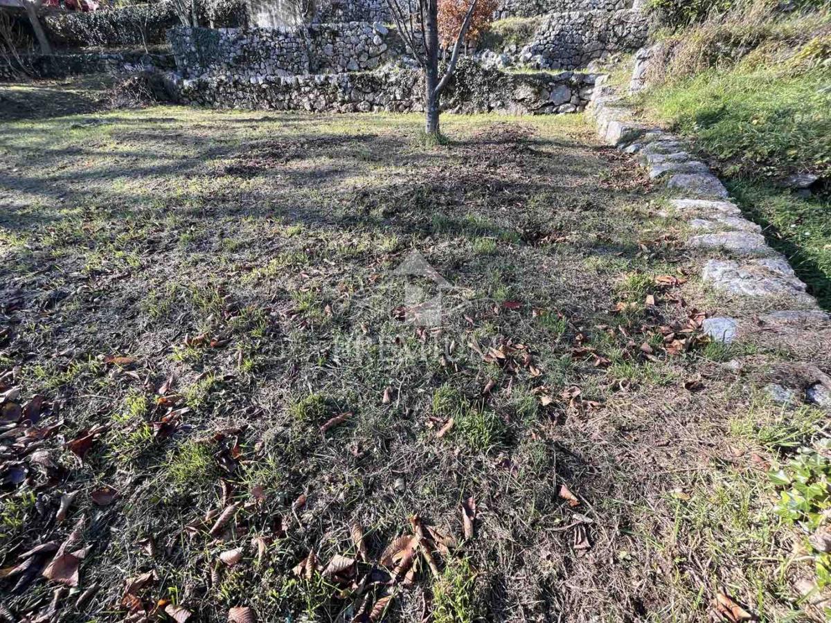 TERRENO EDIFICABILE CON BELLISSIMA VISTA, 1181 m2