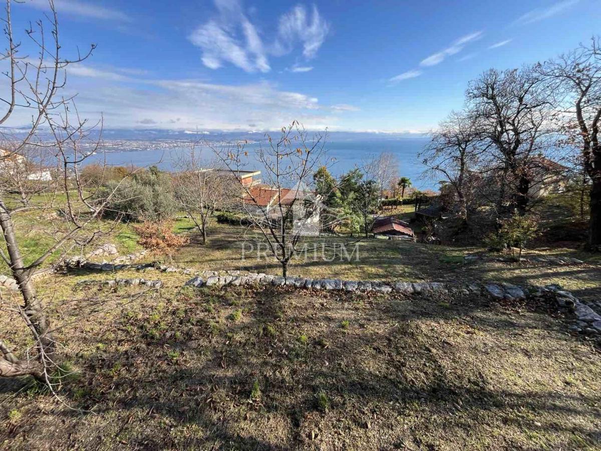 TERRENO EDIFICABILE CON BELLISSIMA VISTA, 1181 m2