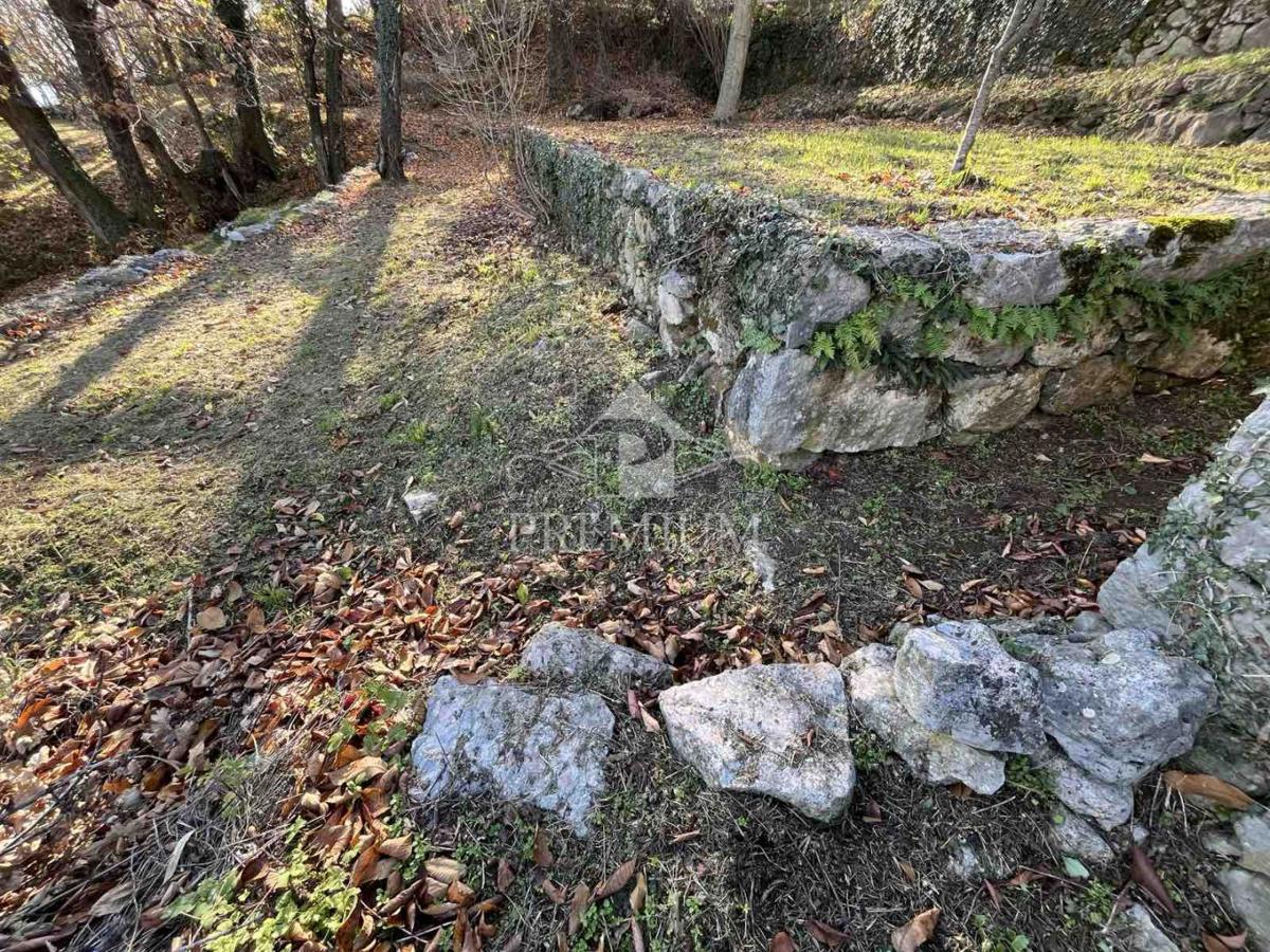 TERRENO EDIFICABILE CON BELLISSIMA VISTA, 1181 m2
