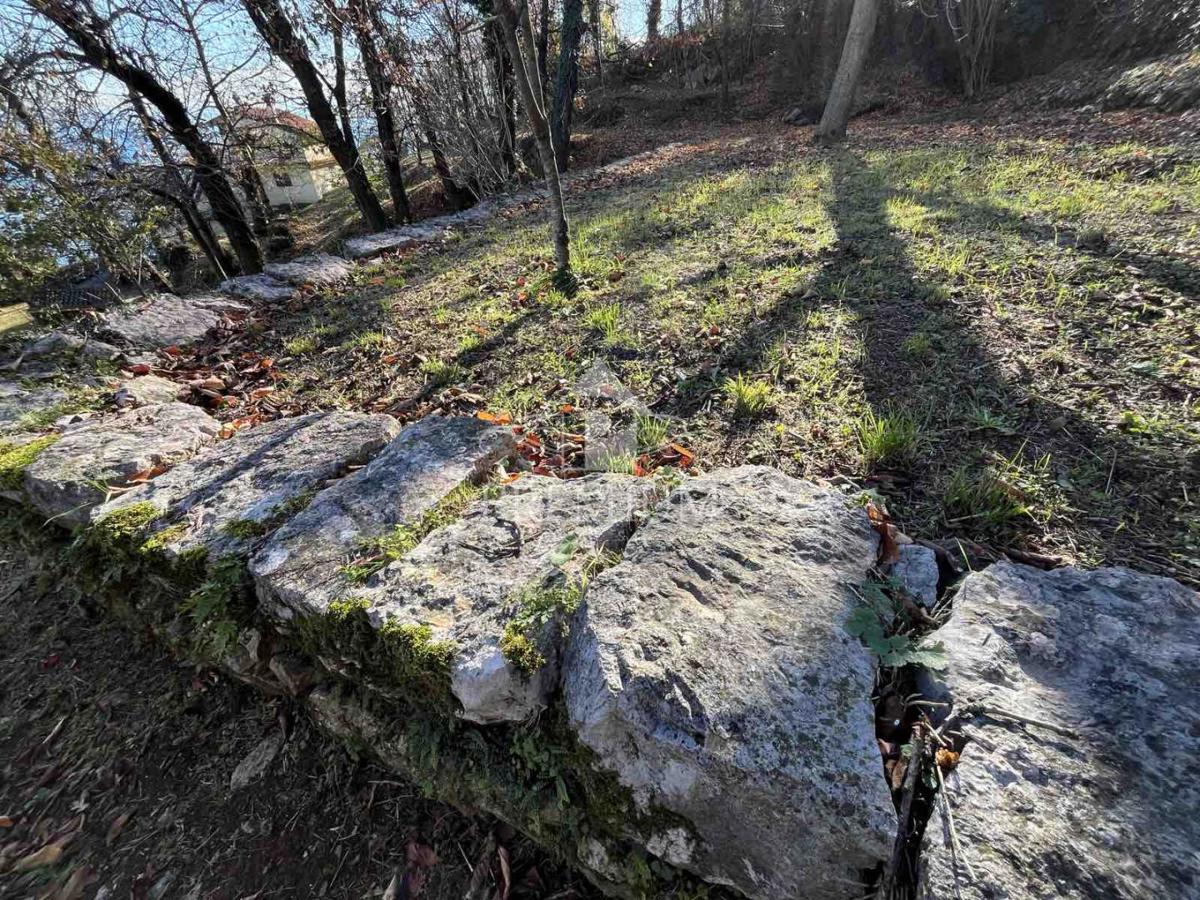 TERRENO EDIFICABILE CON BELLISSIMA VISTA, 1181 m2