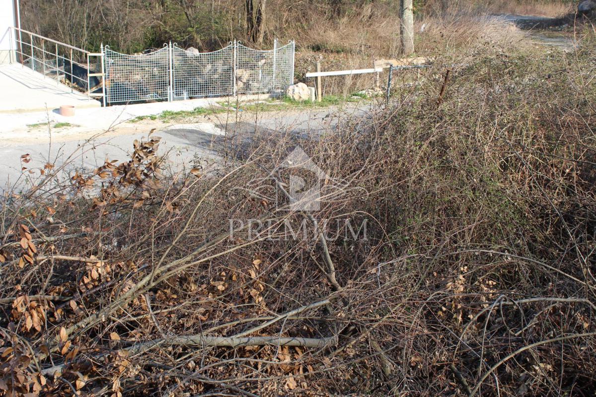TERRENO EDIFICABILE, posizione tranquilla