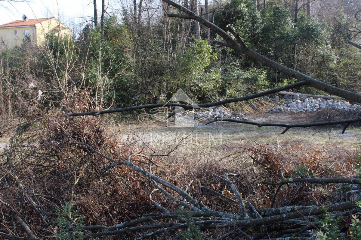 TERRENO EDIFICABILE, posizione tranquilla