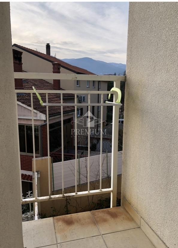 APPARTAMENTO MODERNO CON VISTA PANORAMICA, PARCHEGGIO