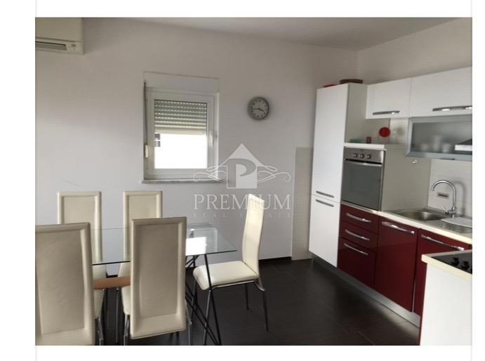 APPARTAMENTO MODERNO CON VISTA PANORAMICA, PARCHEGGIO