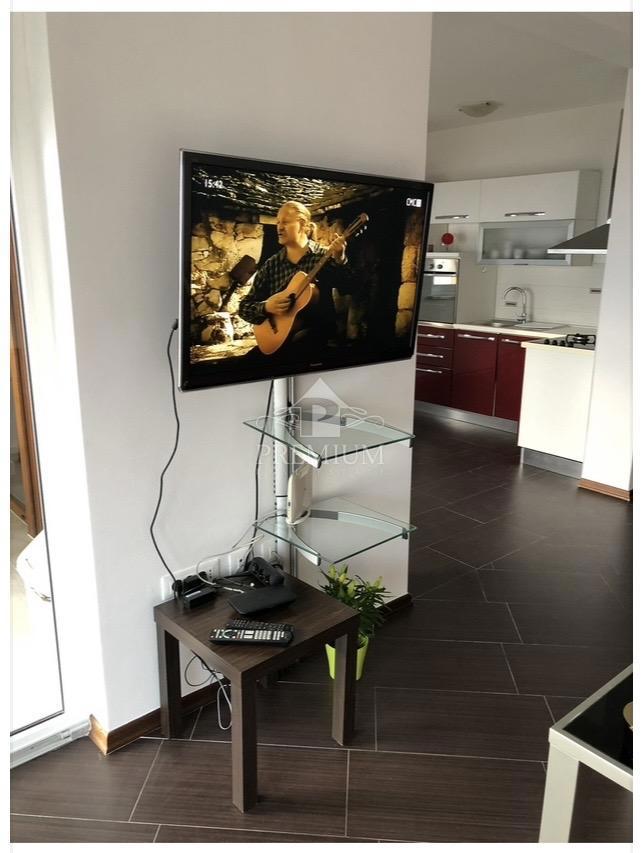 APPARTAMENTO MODERNO CON VISTA PANORAMICA, PARCHEGGIO