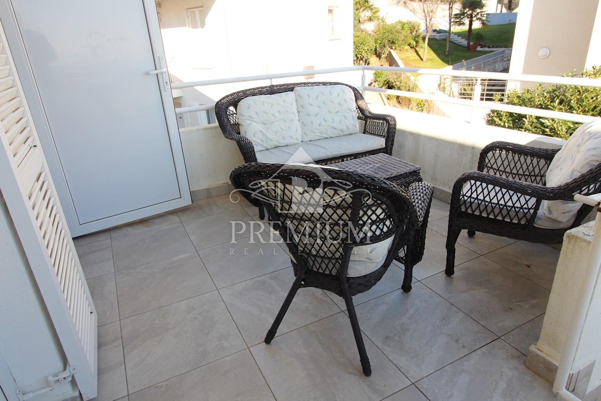 APPARTAMENTO IN BUONA POSIZIONE, 2 camere + bagno, posto auto, balcone, terrazzo