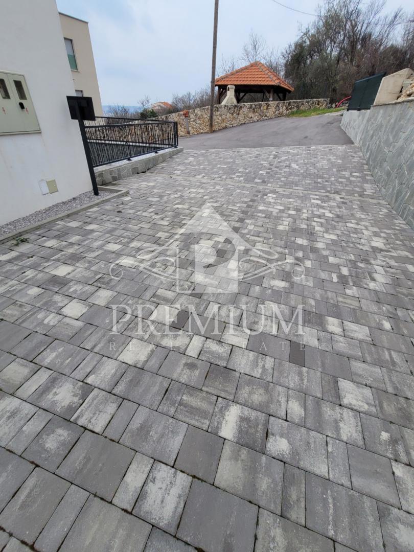 ATTICO CON TERRAZZO, VISTA PANORAMICA, GARAGE
