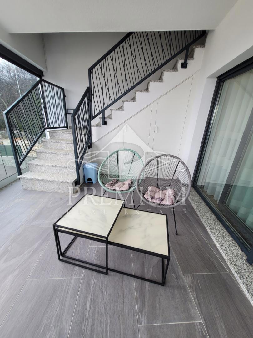 ATTICO CON TERRAZZO, VISTA PANORAMICA, GARAGE