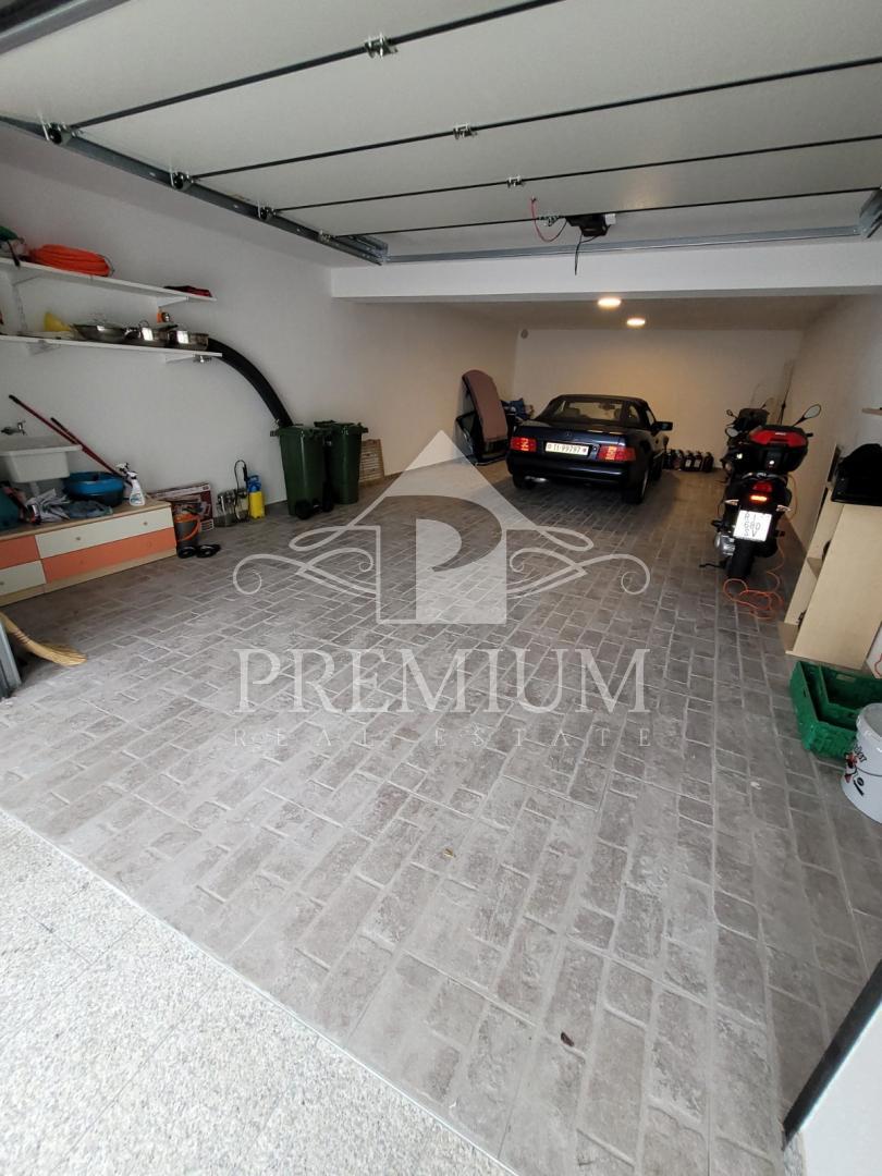 ATTICO CON TERRAZZO, VISTA PANORAMICA, GARAGE