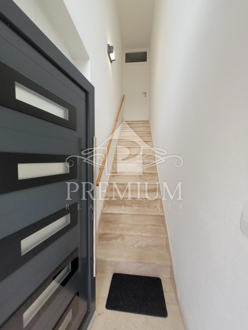 ATTICO CON TERRAZZO, VISTA PANORAMICA, GARAGE