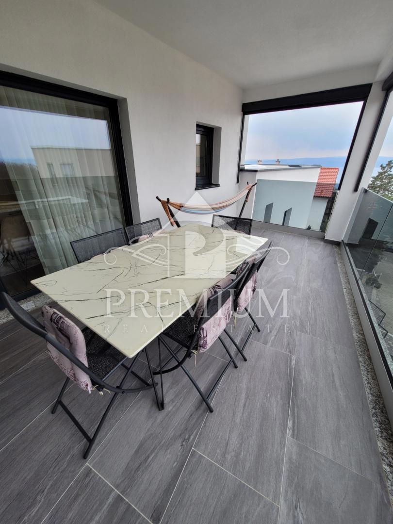 ATTICO CON TERRAZZO, VISTA PANORAMICA, GARAGE