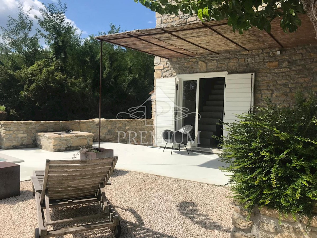 CASA VACANZE IN PIETRA D'ISTRIA CON PISCINA