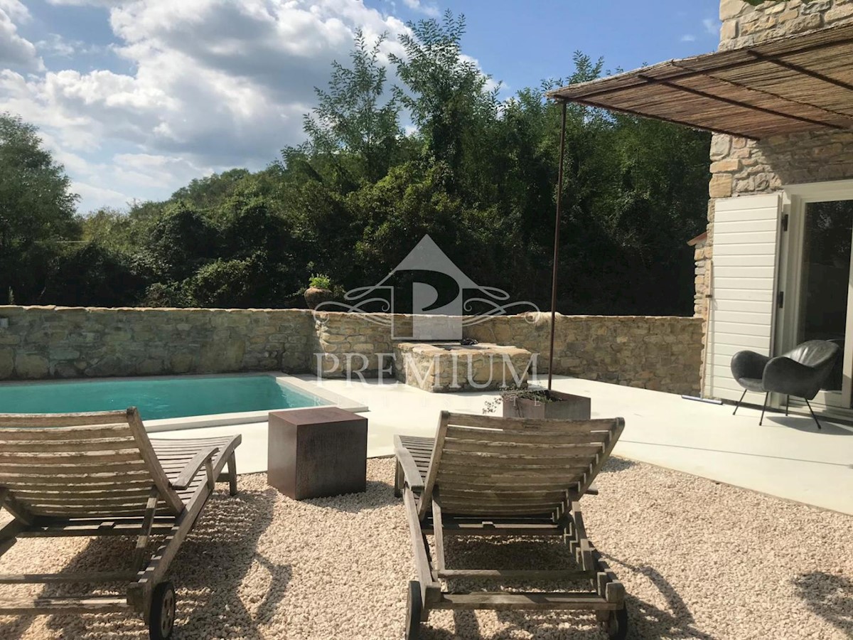 CASA VACANZE IN PIETRA D'ISTRIA CON PISCINA