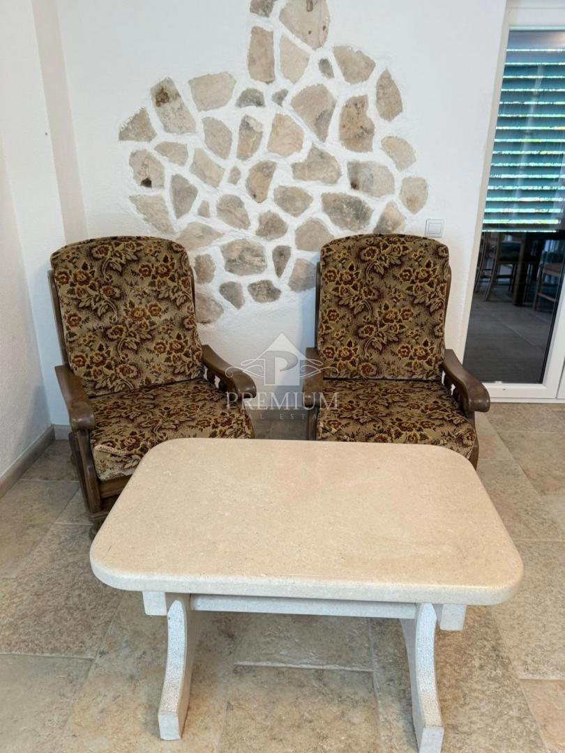 CASA IN PIETRA CON GIARDINO RECENTEMENTE RESTAURATA