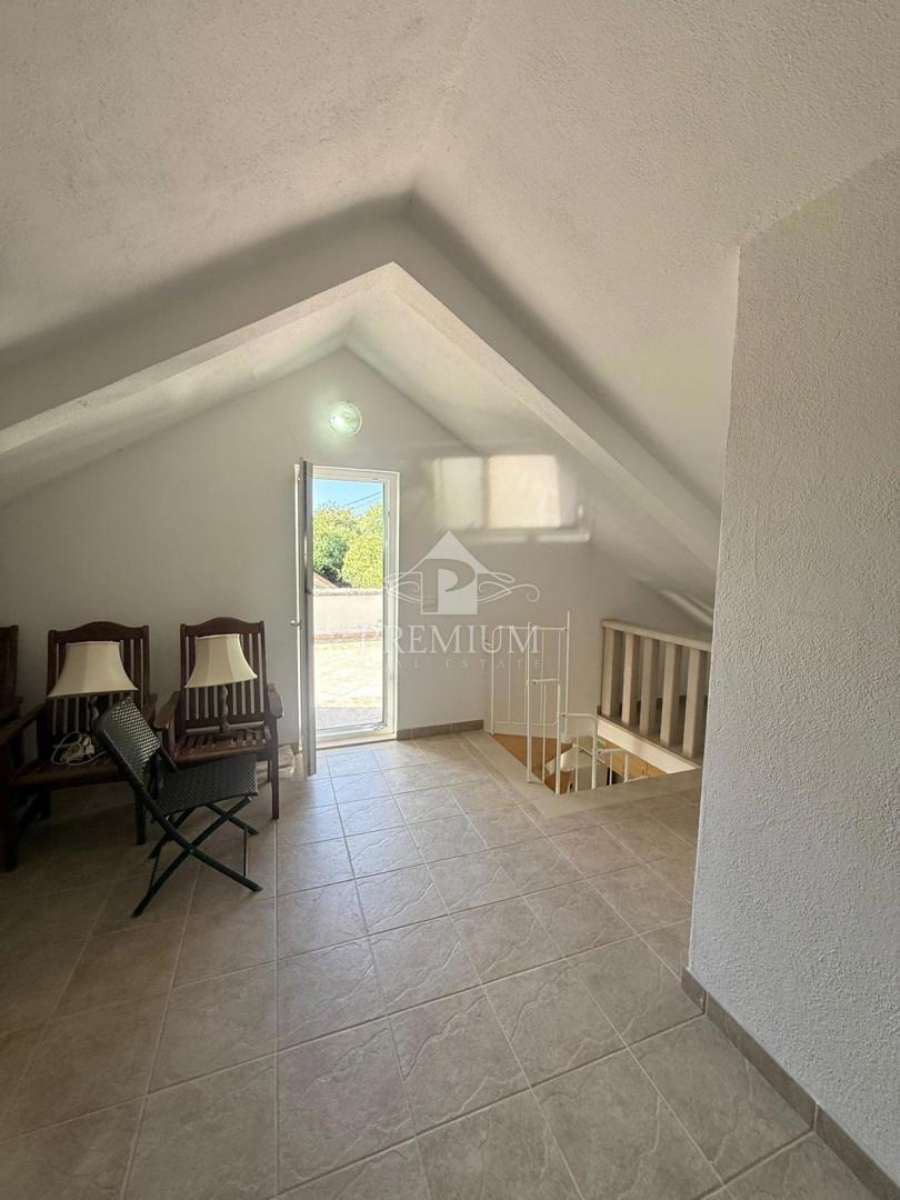 CASA IN PIETRA CON GIARDINO RECENTEMENTE RESTAURATA