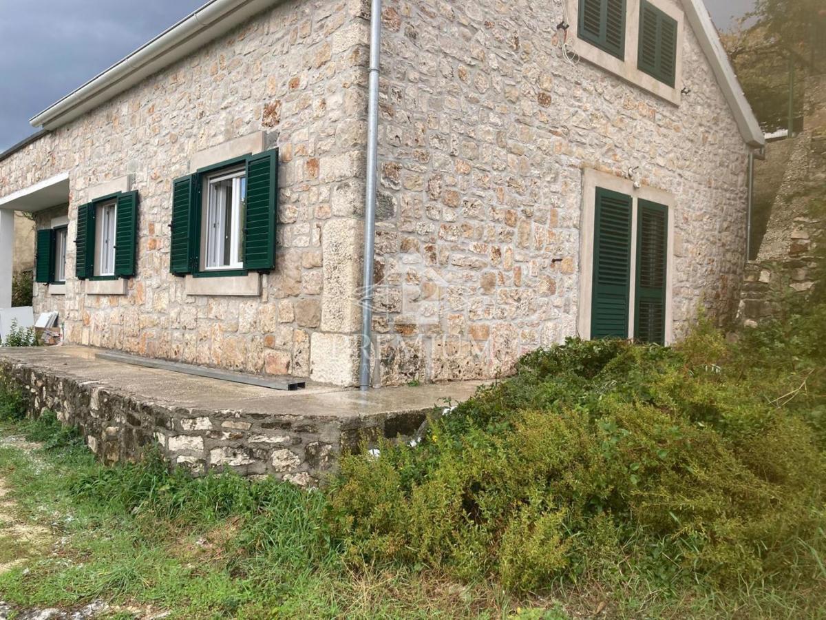 CASA IN PIETRA CON GIARDINO RECENTEMENTE RESTAURATA