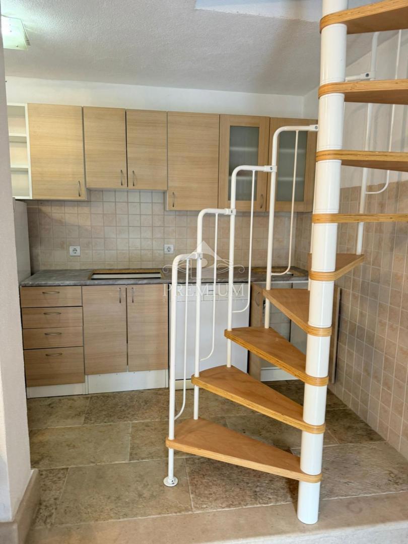 CASA IN PIETRA CON GIARDINO RECENTEMENTE RESTAURATA