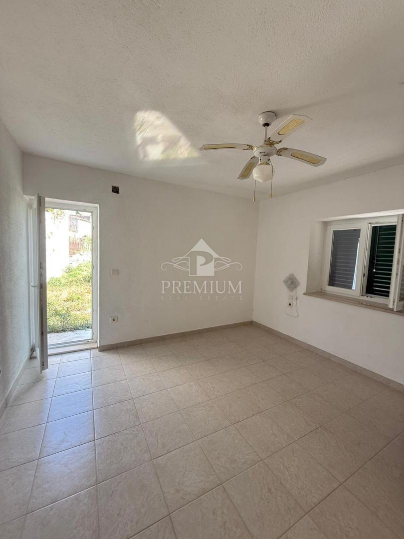 CASA IN PIETRA CON GIARDINO RECENTEMENTE RESTAURATA