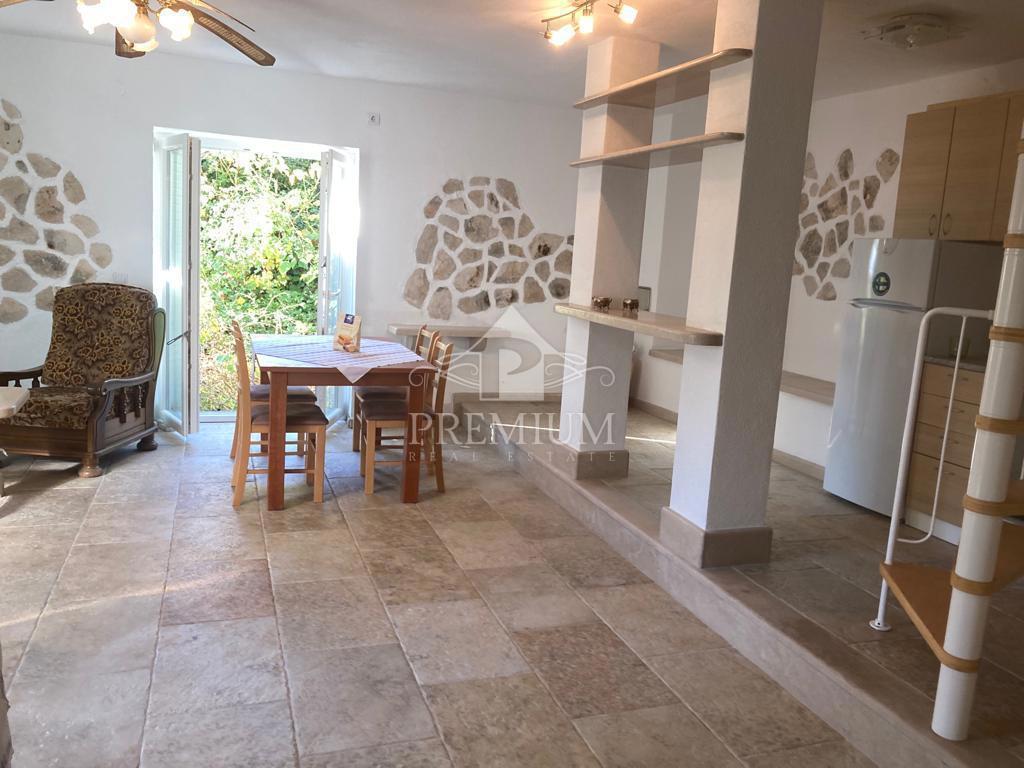 CASA IN PIETRA CON GIARDINO RECENTEMENTE RESTAURATA