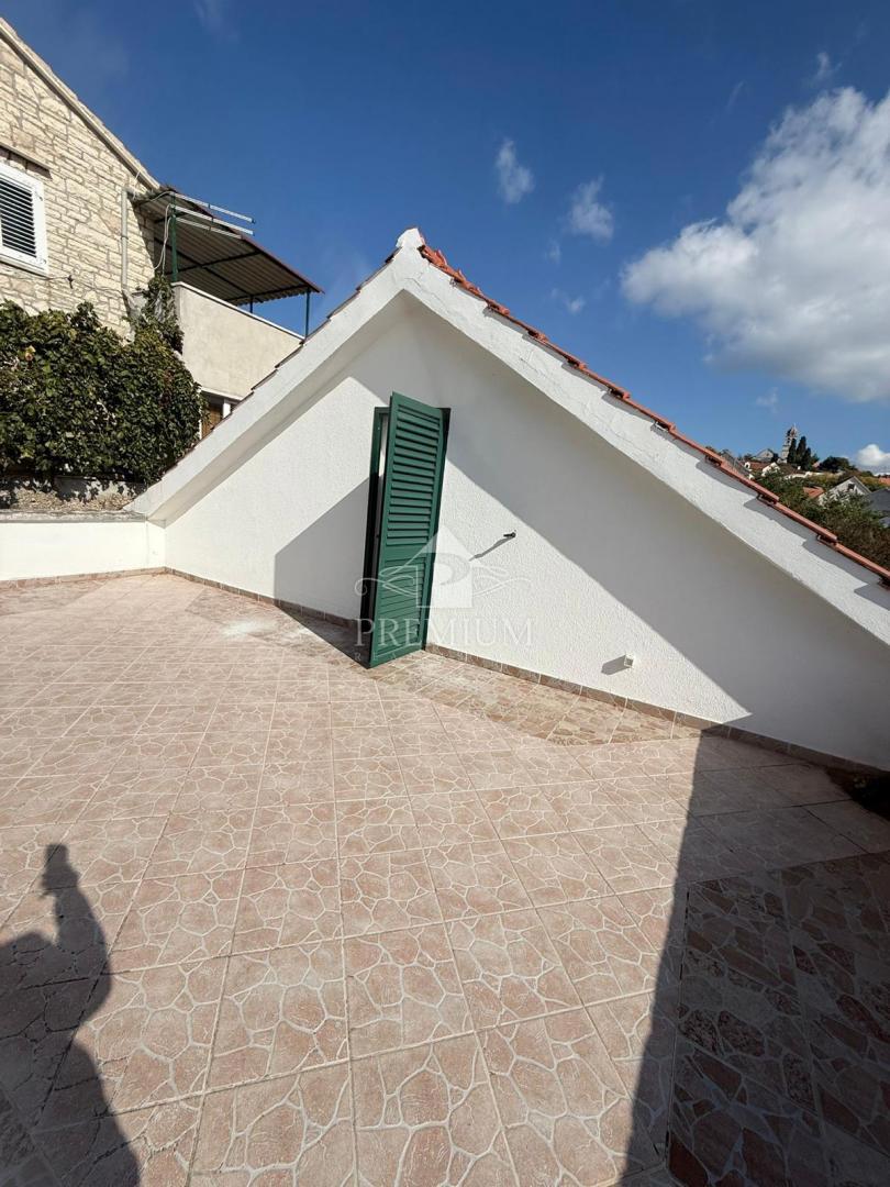 CASA IN PIETRA CON GIARDINO RECENTEMENTE RESTAURATA