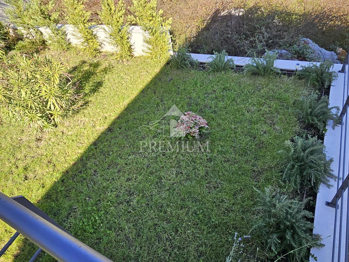 VILLA ESCLUSIVA CON PISCINA, CENTRO, VICINO AL MARE