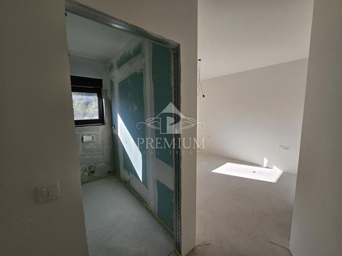 VILLA ESCLUSIVA CON PISCINA, CENTRO, VICINO AL MARE