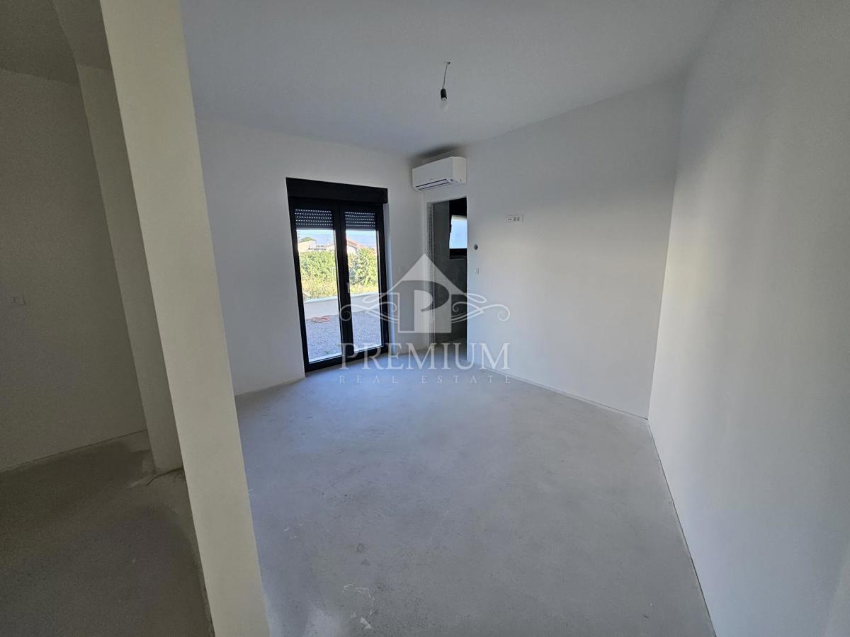 VILLA ESCLUSIVA CON PISCINA, CENTRO, VICINO AL MARE