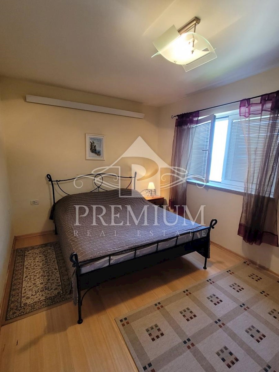 APPARTAMENTO DUPLEX VICINO AL CENTRO CON GIARDINO, PARCHEGGIO