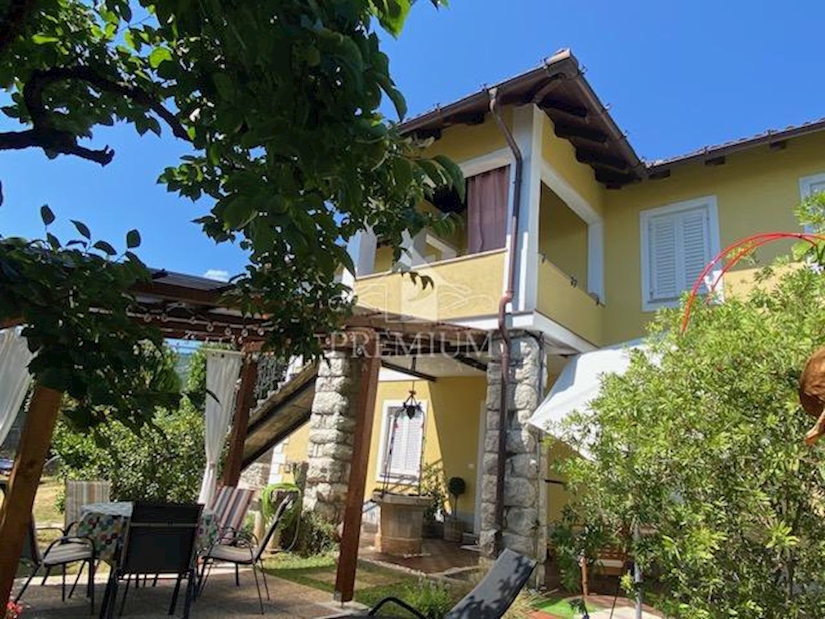 CASA CON GIARDINO E VISTA MARE, GARAGE, TAVERNA